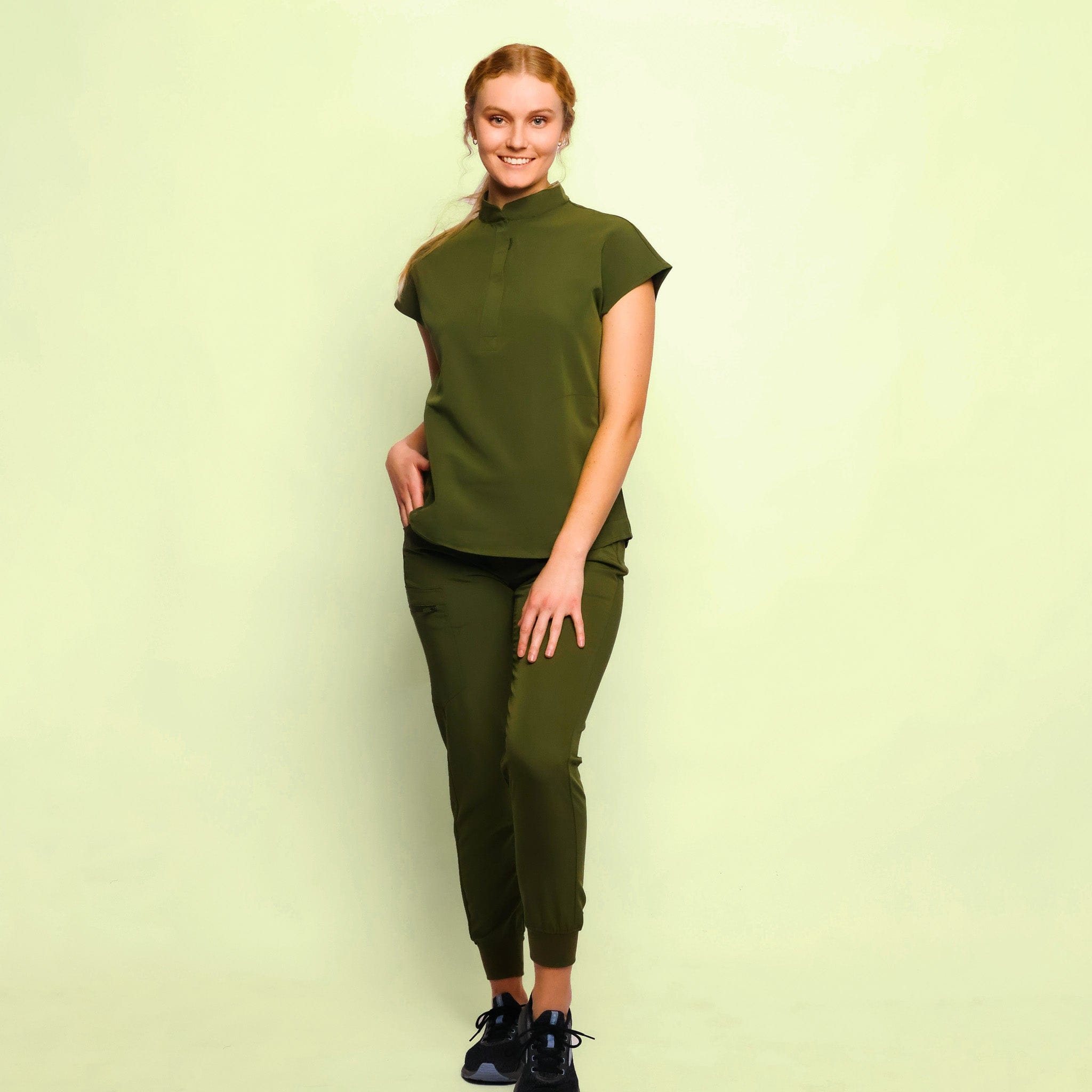 COLOSSAL SCRUB TOP OLIVE GREEN | sigmascrubs.com